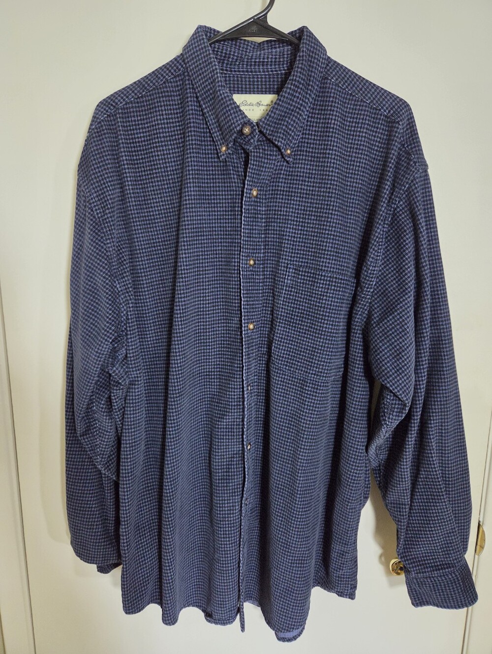 Eddie Bauer Wrinkle Free Relaxed Fit Shirt Mens Size L Blue Plaid Corduroy